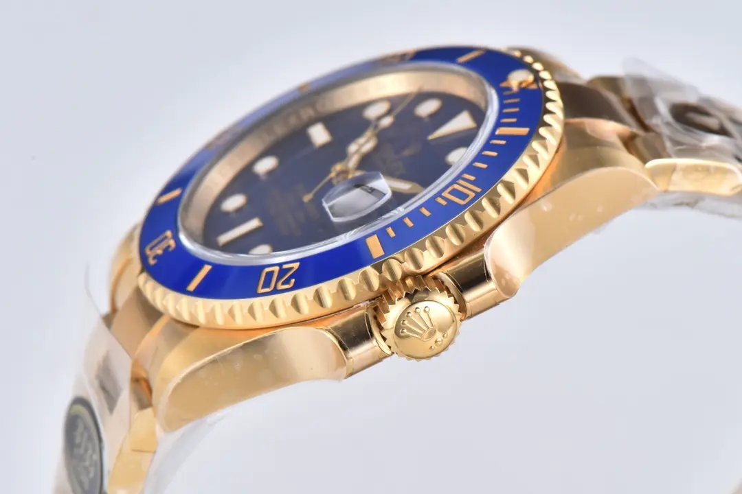 Rolex Submariner 40mm Blue Dial Gold Tone Watch – 116618 Series - Image 4