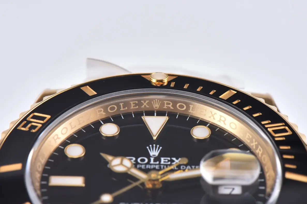 Rolex Submariner 116618 Series – Black Dial, Gold Stainless Steel, Diver - Image 4