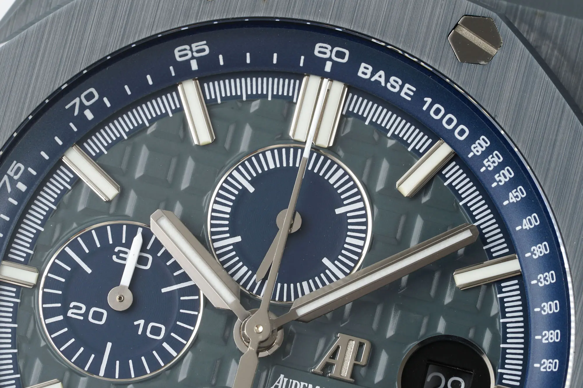 Audemars Piguet Royal Oak Offshore 26400 Grey Chronograph - Image 4