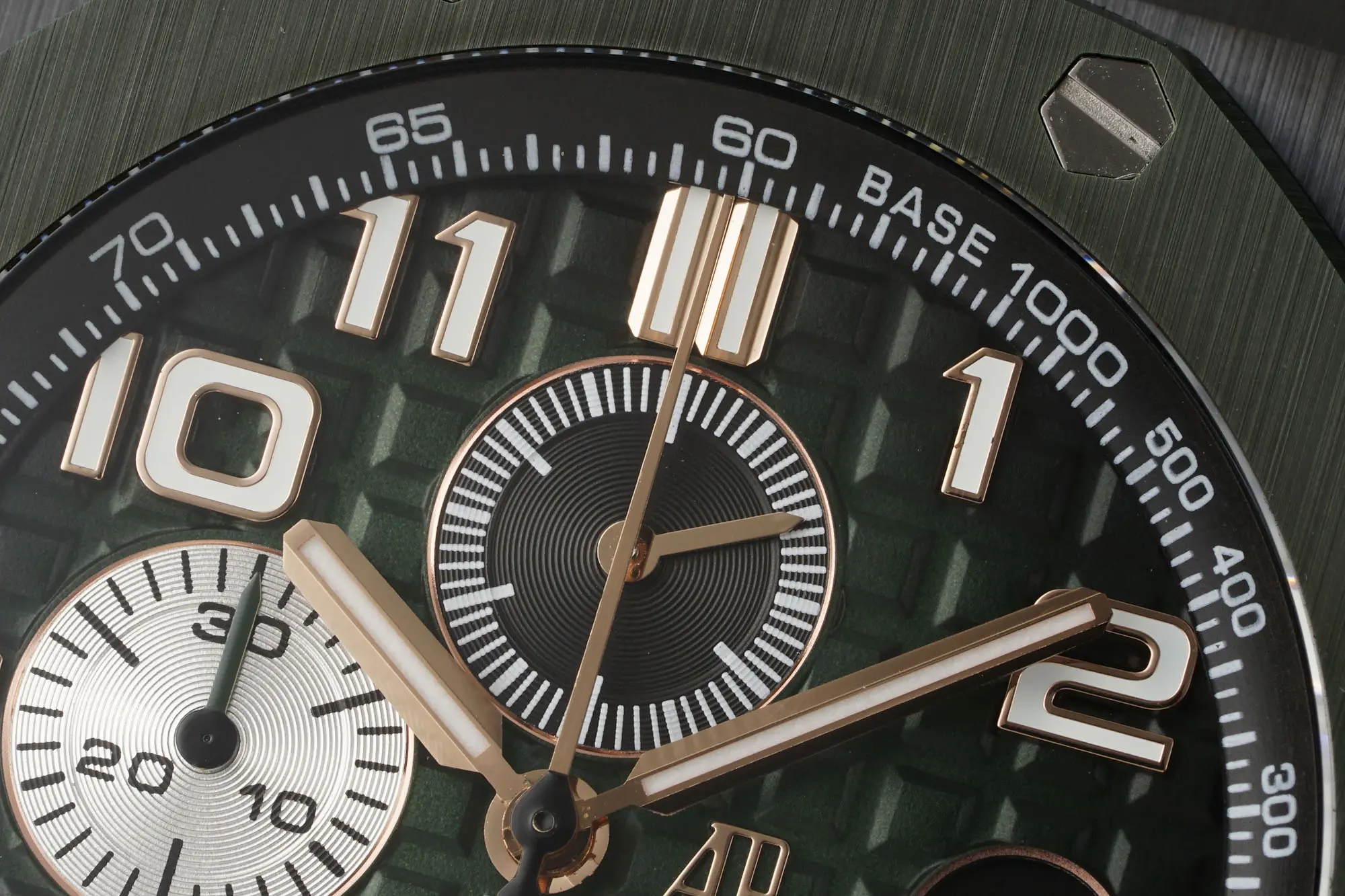 Audemars Piguet Royal Oak Offshore 26400 Green - Image 4