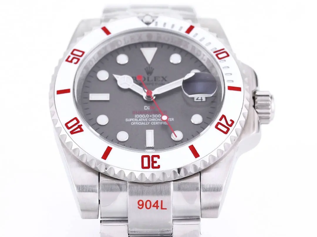 Rolex Submariner PARAKEET – Custom Gradient Green Dial, Carbon Fiber Bezel, Stainless Steel - Image 5