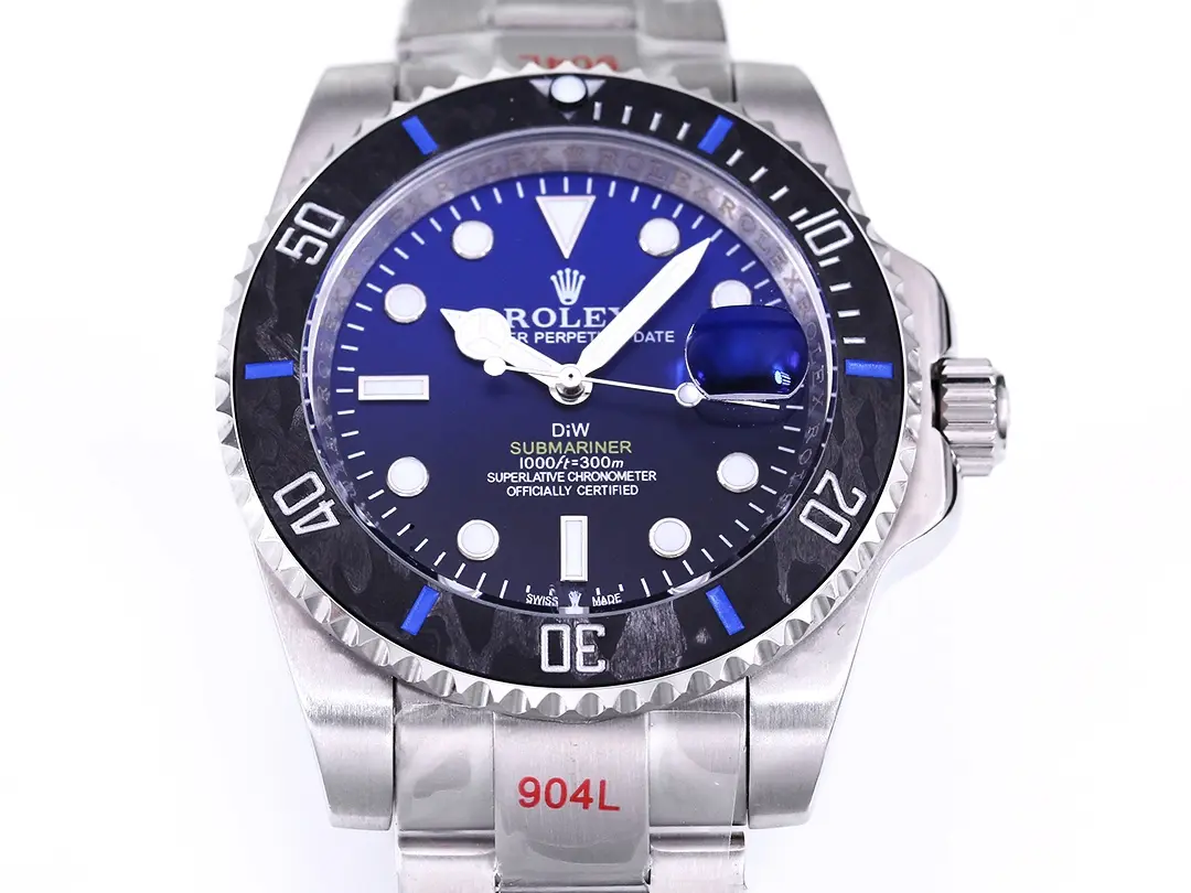 Rolex Submariner PARAKEET – Custom Blue Gradient Dial, Carbon Fiber Bezel, Stainless Steel - Image 5