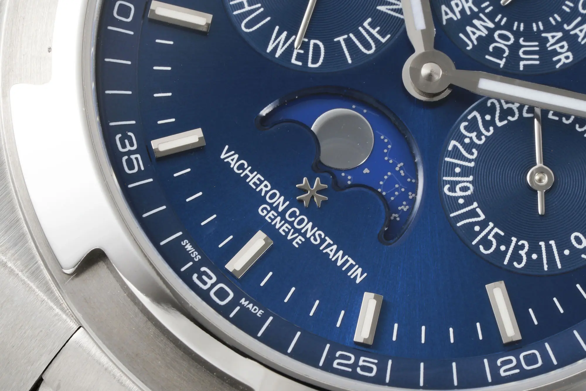 Vacheron Constantin Overseas 4300V Perpetual Calendar Watch – Blue Dial, Stainless Steel Bracelet, Best - Image 5