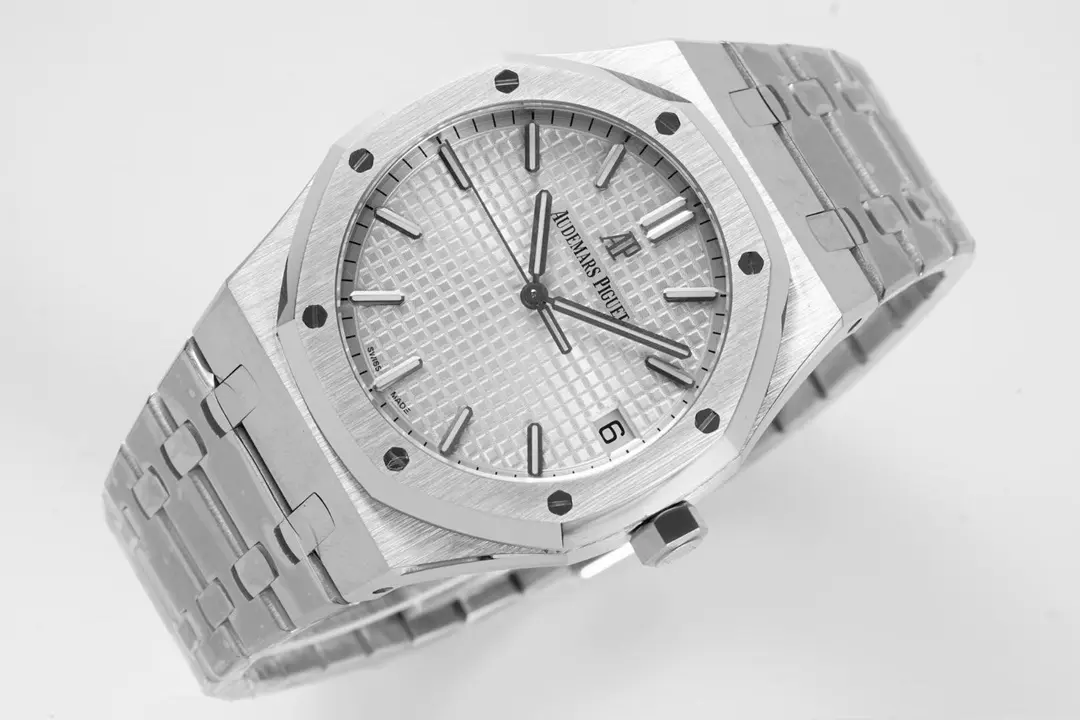 Audemars Piguet Royal Oak 15500V2 Silver - Image 5