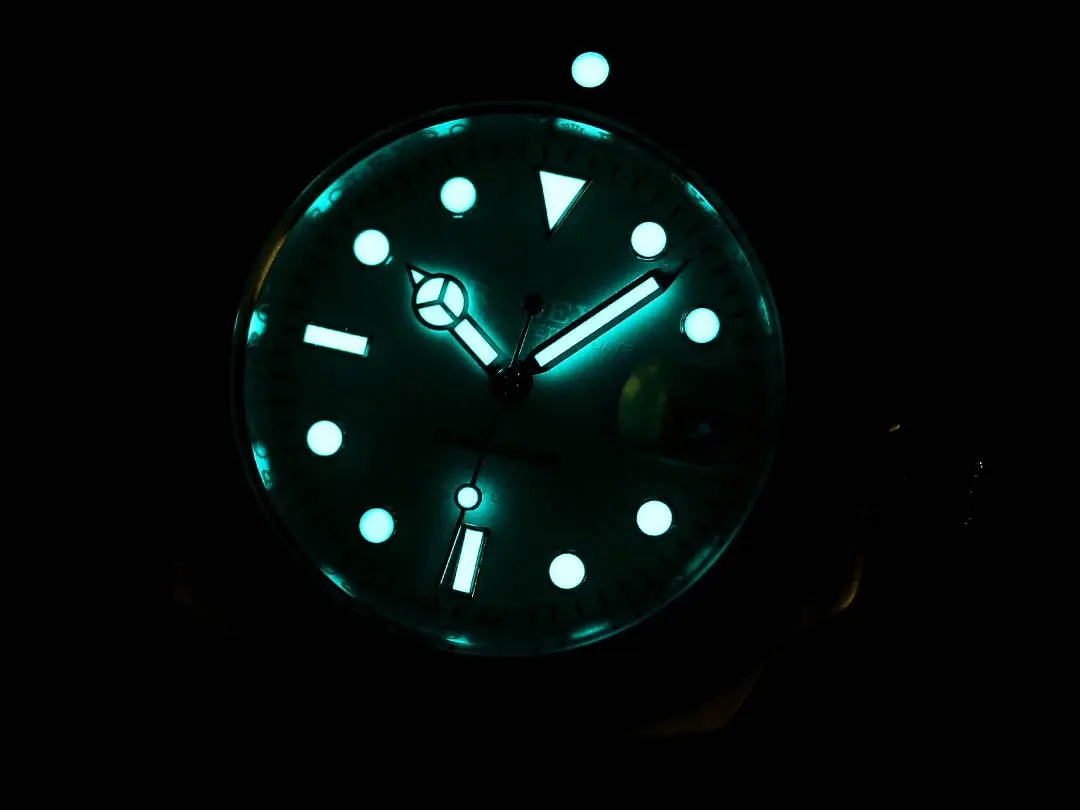 Rolex Submariner PARAKEET Custom Watch – Gradient Green Dial, Carbon Fiber Bezel, Stainless Steel - Image 6