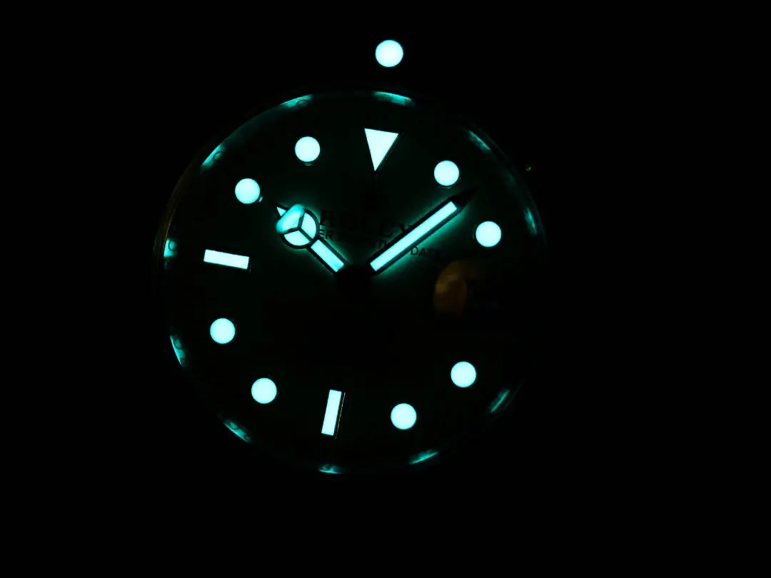 Rolex Submariner PARAKEET – Custom Gradient Green Dial, Carbon Fiber Bezel, 904L Stainless Steel - Image 6