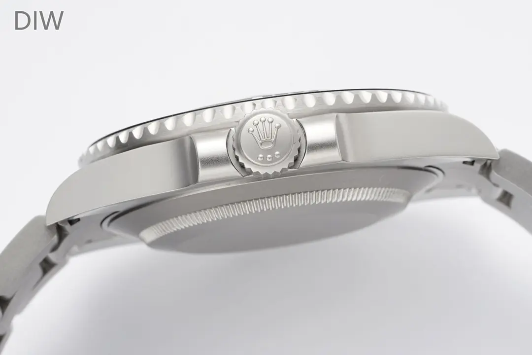 Rolex Submariner PARAKEET – Custom Black Carbon Fiber Dial, Premium Stainless Steel - Image 6