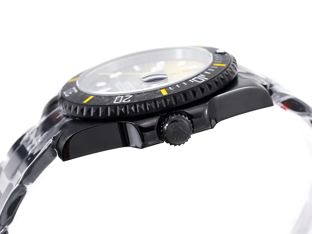 Rolex Submariner PARAKEET – Custom Gradient Green Dial, Black Carbon Fiber Bezel, 904L Stainless Steel - Image 6
