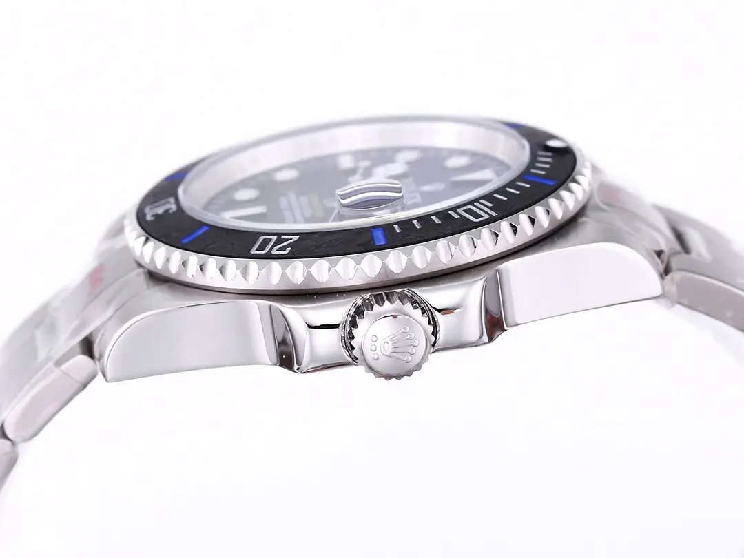 Rolex Submariner PARAKEET – Custom Blue Gradient Dial, Carbon Fiber Bezel, Stainless Steel - Image 6