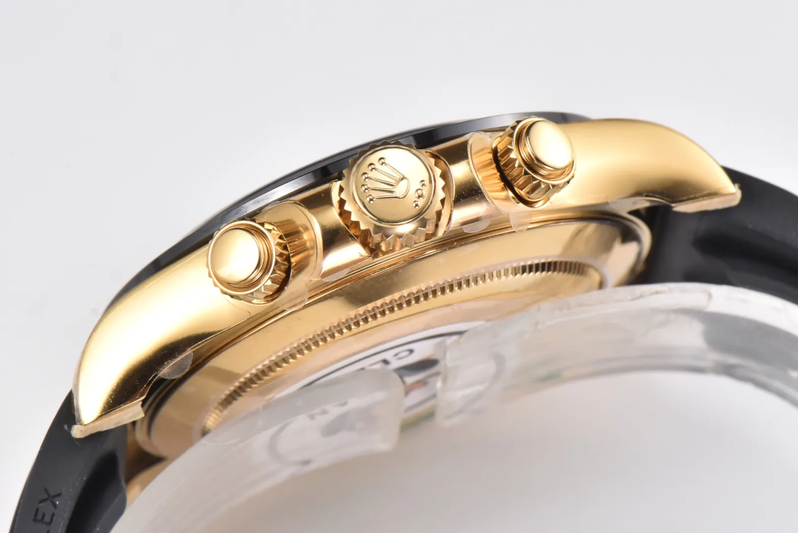 Rolex Daytona 116518 – Gold with Rubber Strap - Image 6