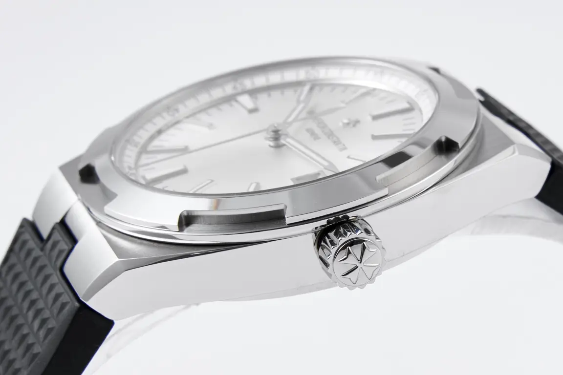 Vacheron Constantin Overseas 4500V Series – Silver Dial with Black Rubber Strap – Luxury Steel – Quality - Image 6