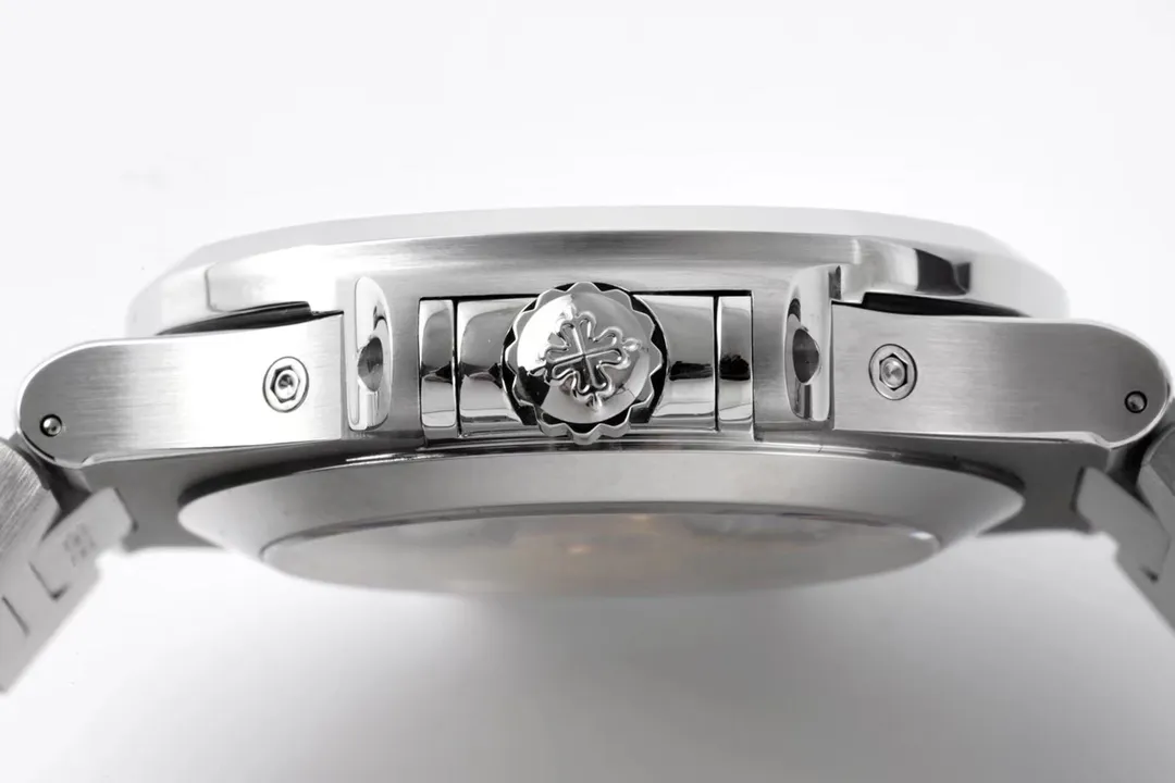 Patek Philippe Nautilus 5726/1A Silver - Image 6