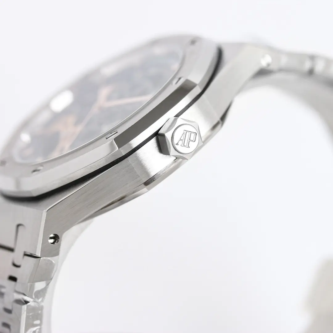 Audemars Piguet Royal Oak Offshore Silver - Image 6
