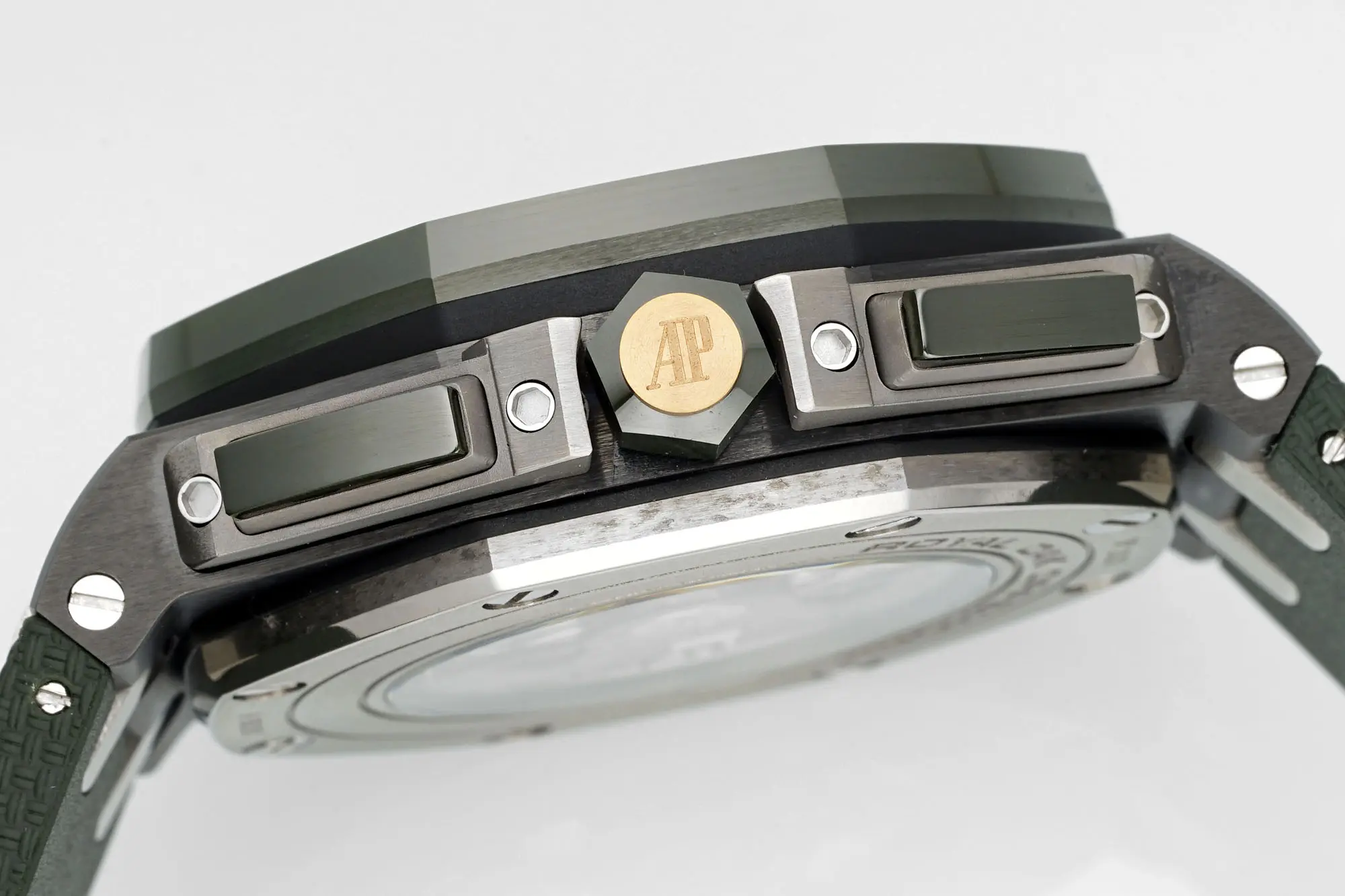 Audemars Piguet Royal Oak Offshore 26400 Green - Image 6