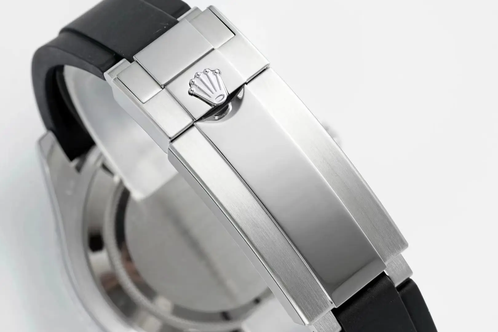 Rolex Yacht-Master 42mm Diamond Set Watch – Silver Dial with Black Rubber Strap - Image 7