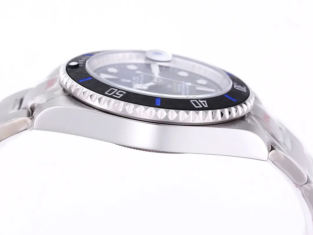 Rolex Submariner PARAKEET – Custom Blue Gradient Dial, Carbon Fiber Bezel, Stainless Steel - Image 7