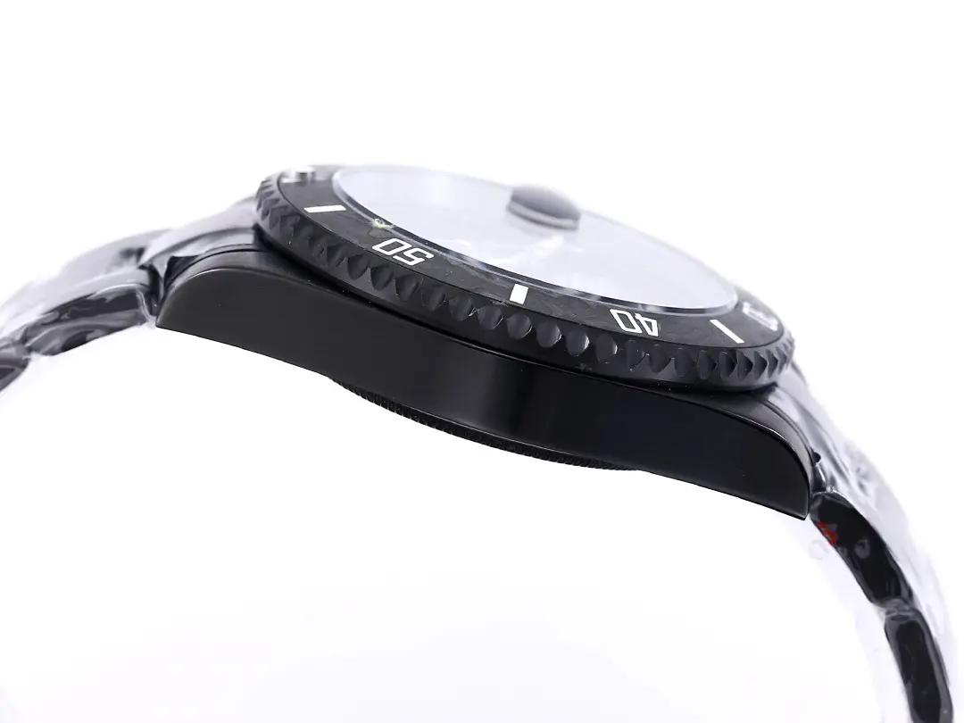 Rolex Submariner PARAKEET – Black Custom Carbon Fiber Bezel, Gradient Green Dial - Image 7