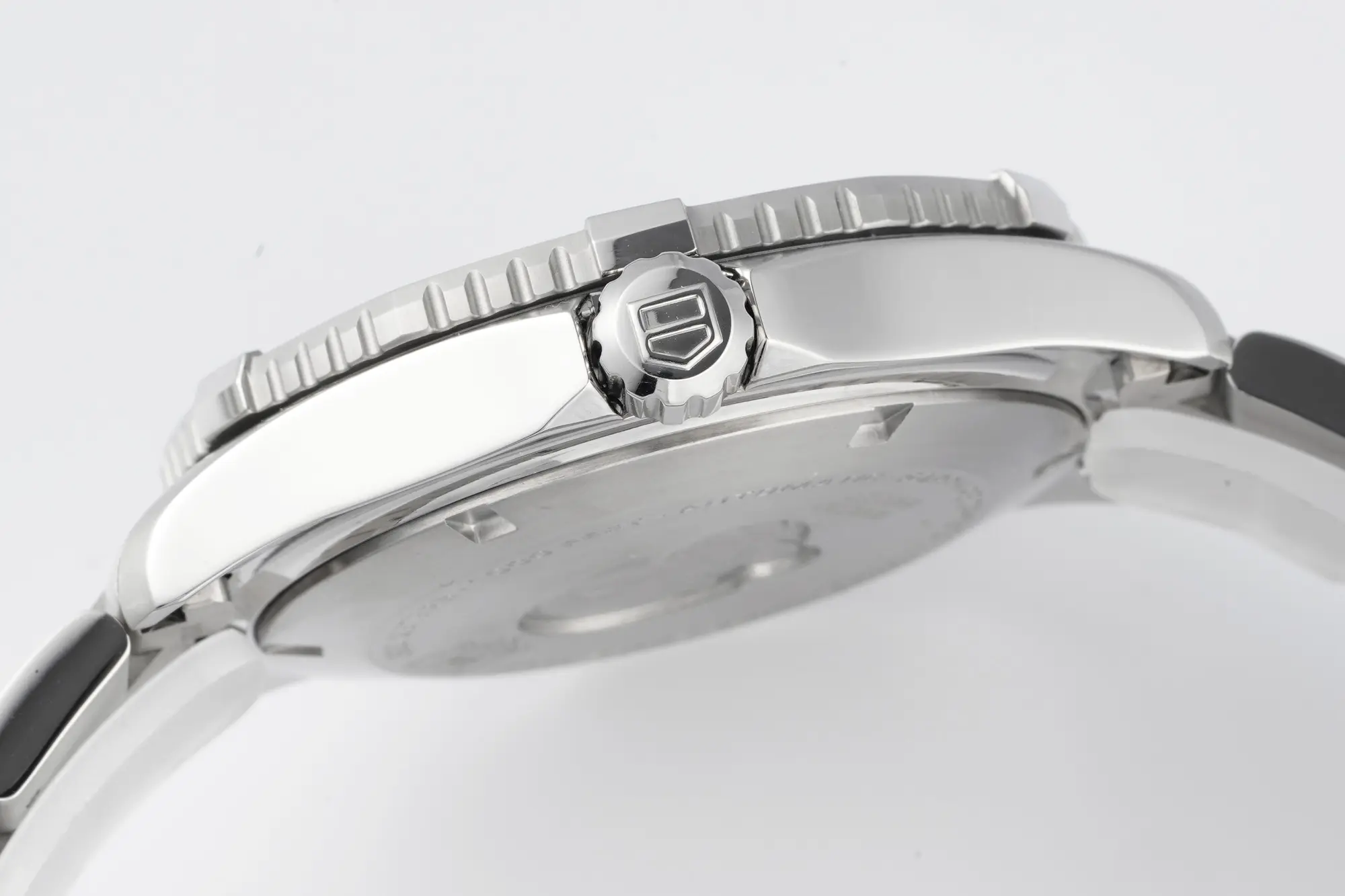 TAG Heuer – Blue Dial, Stainless Steel, Automatic Movement, Waterproof 100m - Image 7
