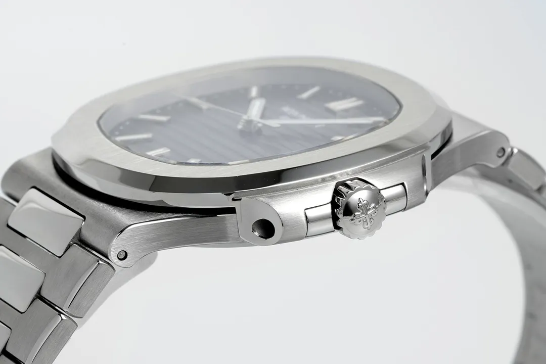 Patek Philippe Nautilus 5811G Blue Dial Steel - Image 7