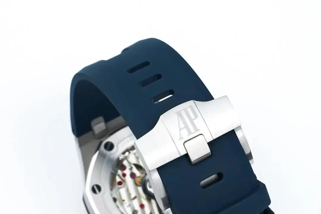 Audemars Piguet Royal Oak Offshore 15720 Blue Rubber - Image 7