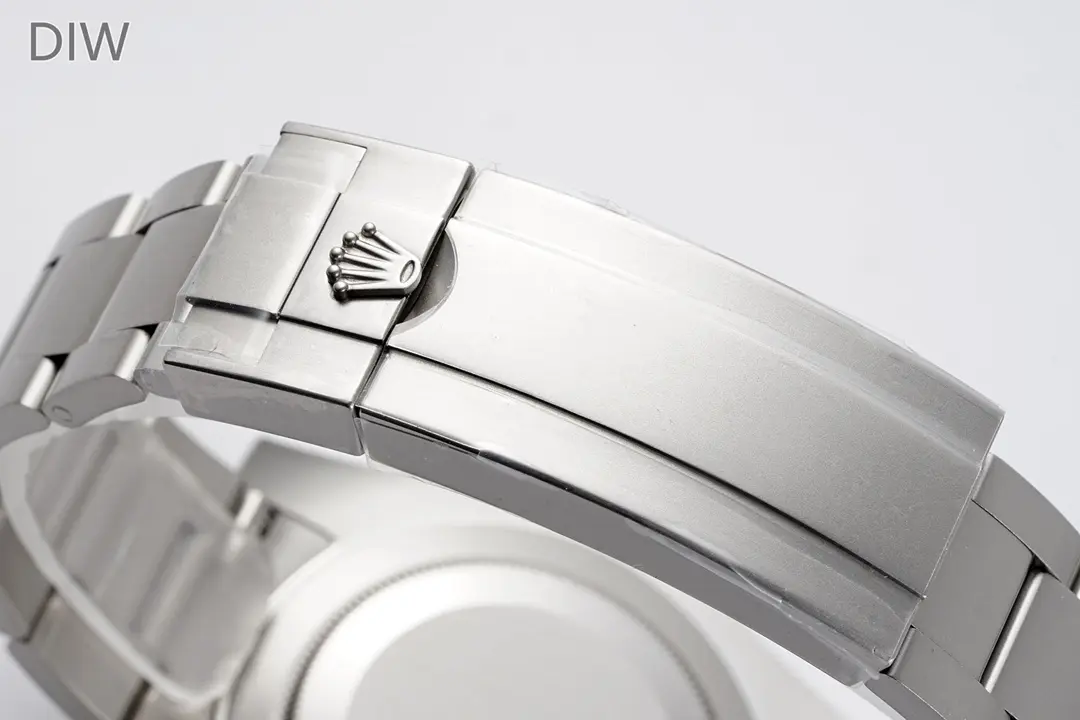 Rolex Submariner PARAKEET – Custom Black Carbon Fiber Dial, Premium Stainless Steel - Image 8