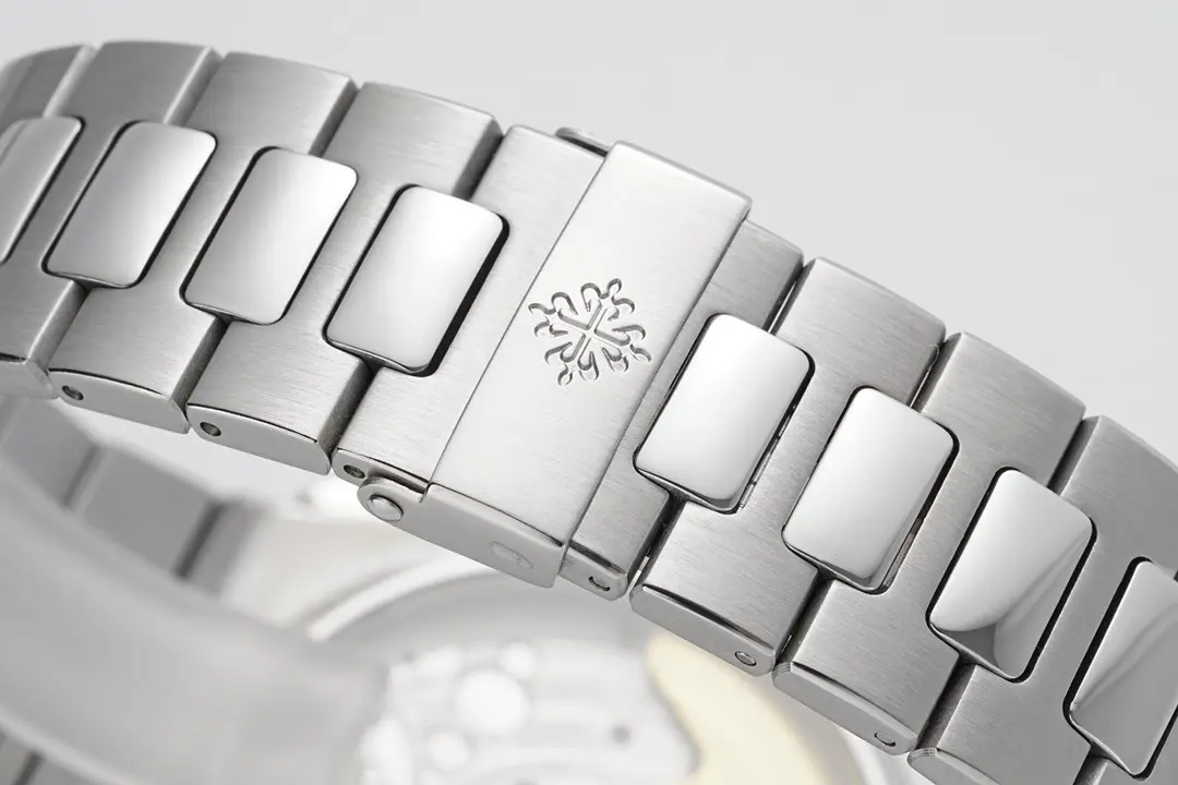 Patek Philippe 5980 Silver Chronograph - Image 8