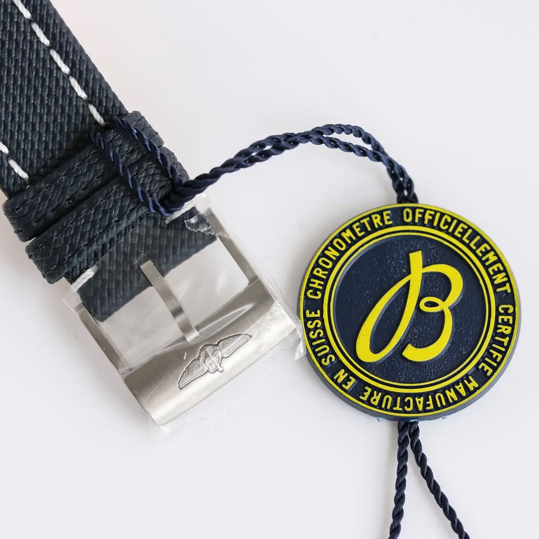 Breitling Avenger Automatic GMT 45 Blue - Image 3